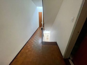 VENTA PH 3 DORMITORIOS CON PATIO SECO EN EL CENTRO