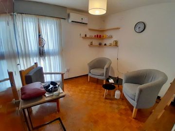 VENTA PH 3 DORMITORIOS CON PATIO SECO EN EL CENTRO
