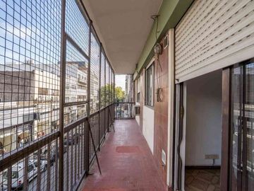 VENTA 4 AMBIENTES C/BALCÓN FLORES APTO CREDITO