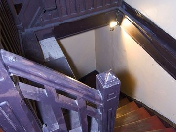 Casa patrimonial de conservación histórica  de tres pisos y 6 departamentos independientes