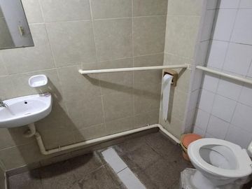 Venta casa 7 ambientes + local en Glew