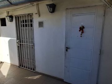 Venta casa 7 ambientes + local en Glew