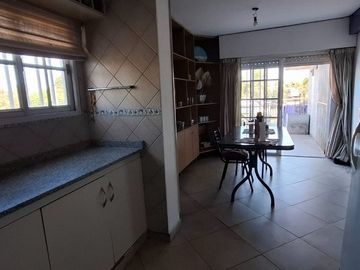 Venta casa 7 ambientes + local en Glew