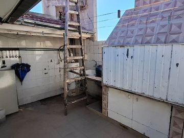 Venta casa 7 ambientes + local en Glew