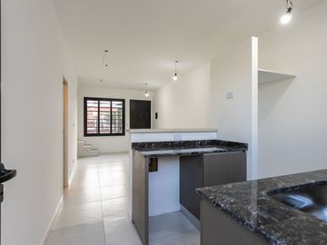 DUPLEX A ESTRENAR 3 AMB PALOMAR, COCHERA, PATIO