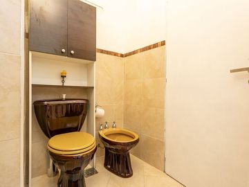 VENTA CASA 3 AMBIENTES CON TRES TERRAZAS Permuta