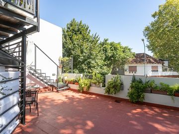 VENTA CASA 3 AMBIENTES CON TRES TERRAZAS Permuta