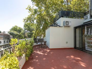VENTA CASA 3 AMBIENTES CON TRES TERRAZAS Permuta