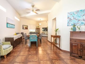 VENTA CASA 3 AMBIENTES CON TRES TERRAZAS Permuta