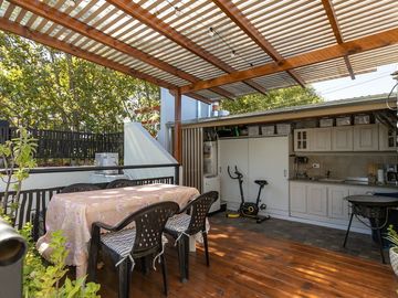 VENTA CASA 3 AMBIENTES CON TRES TERRAZAS Permuta