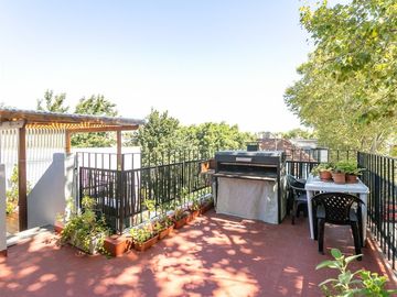 VENTA CASA 3 AMBIENTES CON TRES TERRAZAS Permuta