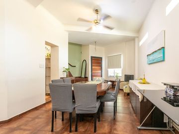 VENTA CASA 3 AMBIENTES CON TRES TERRAZAS Permuta