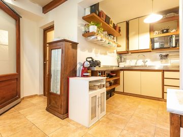 VENTA CASA 3 AMBIENTES CON TRES TERRAZAS Permuta