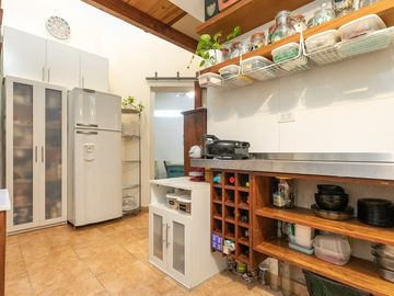 VENTA CASA 3 AMBIENTES CON TRES TERRAZAS Permuta