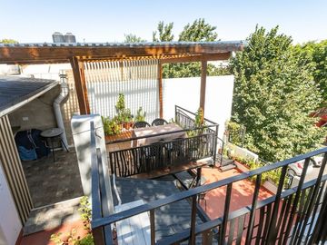 VENTA CASA 3 AMBIENTES CON TRES TERRAZAS Permuta