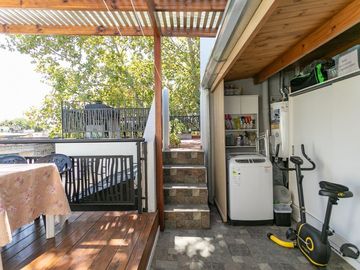 VENTA CASA 3 AMBIENTES CON TRES TERRAZAS Permuta