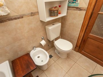VENTA CASA 3 AMBIENTES CON TRES TERRAZAS Permuta