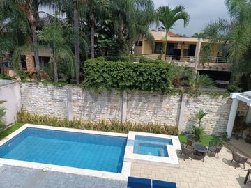 Venta de Casa con piscina en Urb. Palma Mallorca, Samborondón