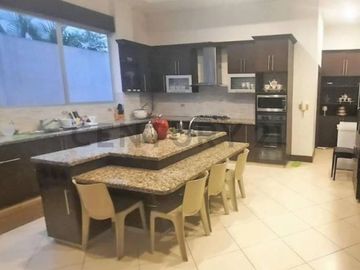 Venta de Casa con piscina en Urb. Palma Mallorca, Samborondón