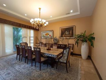 Venta de Casa con piscina en Urb. Palma Mallorca, Samborondón