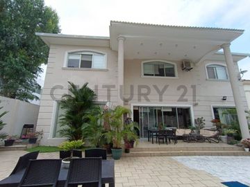 Venta de Casa con piscina en Urb. Palma Mallorca, Samborondón
