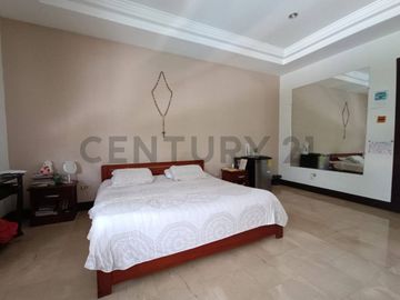 Venta de Casa con piscina en Urb. Palma Mallorca, Samborondón
