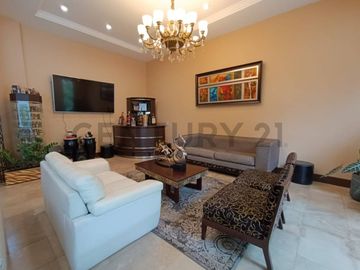 Venta de Casa con piscina en Urb. Palma Mallorca, Samborondón