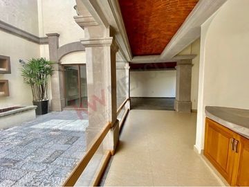 VENTA CASA EN CONDOMINIO CONJUNTO DE SOLO 2 CASAS EN COL. DEL CARMEN COYOACAN