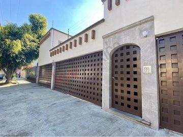 VENTA CASA EN CONDOMINIO CONJUNTO DE SOLO 2 CASAS EN COL. DEL CARMEN COYOACAN