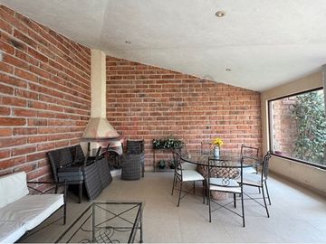 VENTA CASA EN CONDOMINIO CONJUNTO DE SOLO 2 CASAS EN COL. DEL CARMEN COYOACAN
