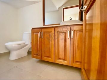 VENTA CASA EN CONDOMINIO CONJUNTO DE SOLO 2 CASAS EN COL. DEL CARMEN COYOACAN