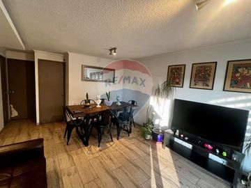 Casa Remodelada. Amplio Patio. Acceso a Club House