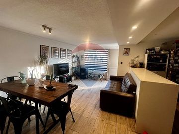 Casa Remodelada. Amplio Patio. Acceso a Club House