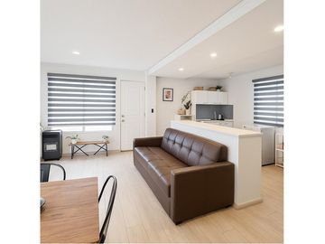 Casa Remodelada. Amplio Patio. Acceso a Club House