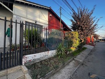Casa Remodelada. Amplio Patio. Acceso a Club House