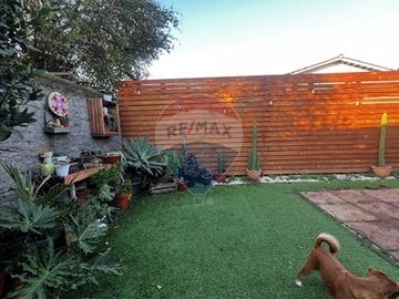 Casa Remodelada. Amplio Patio. Acceso a Club House