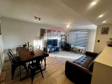 Casa Remodelada. Amplio Patio. Acceso a Club House