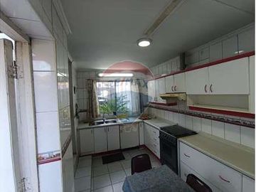 SE VENDE CASA EN SANTA ISABEL 5D/3B, PROVIDENCIA