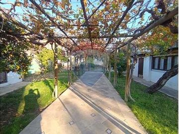 SE VENDE CASA EN SANTA ISABEL 5D/3B, PROVIDENCIA