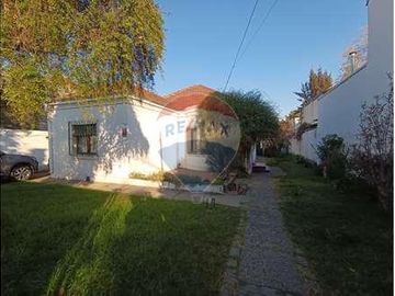 SE VENDE CASA EN SANTA ISABEL 5D/3B, PROVIDENCIA