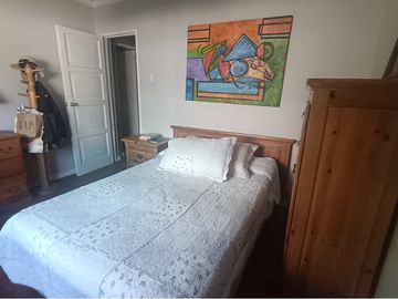 SE VENDE CASA CENTRAL EN LA REINA