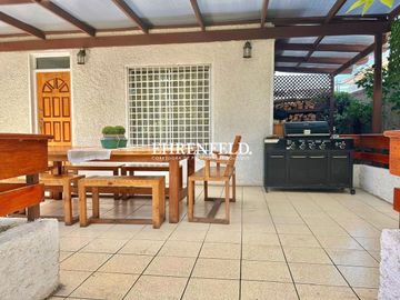 Camilo Henriquez, Quilpué. Casa con hermoso Jardín.