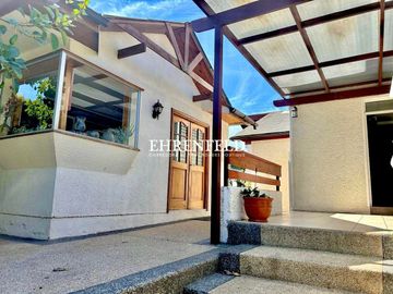 Camilo Henriquez, Quilpué. Casa con hermoso Jardín.