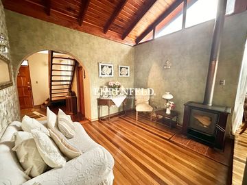 Camilo Henriquez, Quilpué. Casa con hermoso Jardín.