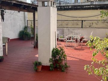 Departamento 3 ambientes, con Terraza Propia. Super luminosa, a pulmón.