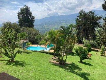 Finca Kilometro 30 En Prestigioso  Condominio 4980 Mtrs