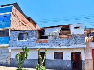 VENTA DE CASA EN LEONCIO PRADO
