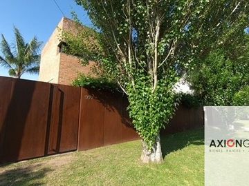 Casa en venta de 3 dormitorios c/ cochera en City Bell