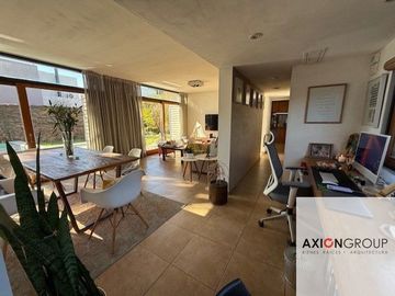 Casa en venta de 3 dormitorios c/ cochera en City Bell
