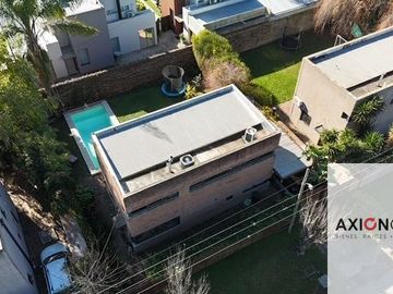 Casa en venta de 3 dormitorios c/ cochera en City Bell